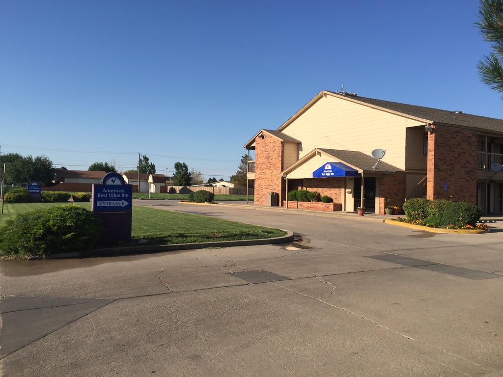 Americas Best Value Inn - Garden City Exterior photo